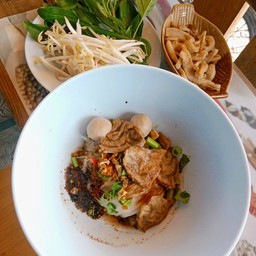 ก๋วยเตี๋ยวเรือ แห้งเนื้อเปื่อย