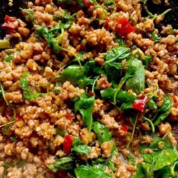 กะเพราหมูสับ กับข้าว โคตรเด็ดโดนใจ