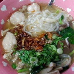 เจ๊แป๋ม ก๋วยจั๊บญวนอุบล