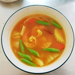 แกงส้มผักรวมกุ้ง เป็นกับ