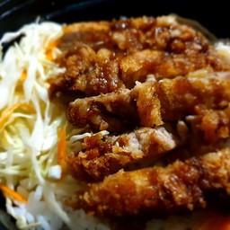 ข้าวไก่ทอดทงคัตสึ (ไม่มีไข่)