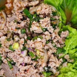 ลาบ 8 แซ่บ ตลาด 20 มิถุนา