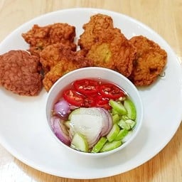 ทอดมันอกไก่ เป็นกับ