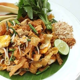 เกี๊ยวหมูทอดผัดไท