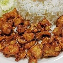ไก่ทอดกระเทียม-ราดข้าว