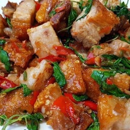 ข้าวกะเพราหมูกรอบ