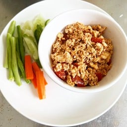 น้ำพริกอ่องอกไก่ เป็นกับ