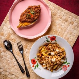 ชุดปลากระพงทอดเครื่อง เสิร์ฟพร้อมซึ่งฉ่าย