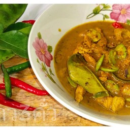 แกงกะทิหมูสะตอ