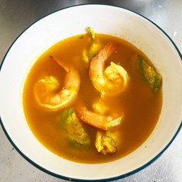 แกงส้มไข่ชะอมกุ้งสด เป็นกับ