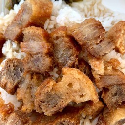 ข้าวหมูกรอบ
