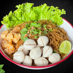 หมี่คลุกลูกชิ้นหมู