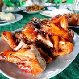 ไก่อบโอ่ง ลาดกระบัง สารีบุตร