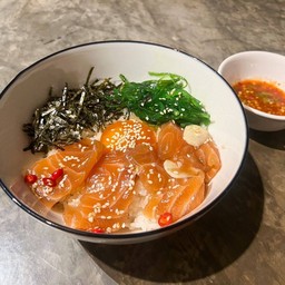 ข้าวหน้าแซลม่อนดอง