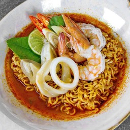 [อร่อยซ่ากับโค้ก] มาม่าต้มยำกุ้งแท้ๆ +  โค้ก ออริจินัล (กระป๋อง) 