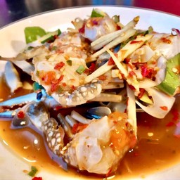 ยำมะม่วงปูม้าดอง