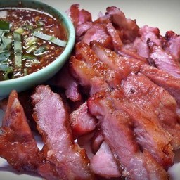 คอหมูย่าง