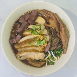 ก๋วยเตี๋ยวหมูน้ำใส-ต้มยำแซ่บ-ก๋วยจั๊บญวน