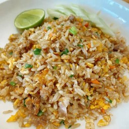 ข้าวกะเพราไข่ข้น เจริญพร