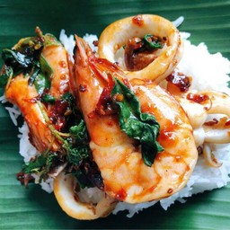 ข้าวกะเพราทะเล๊ทะเล