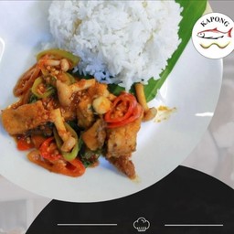 ข้าวผัดพริกแกงไก่