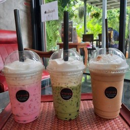 นมชมพูมะพร้าวนมสด