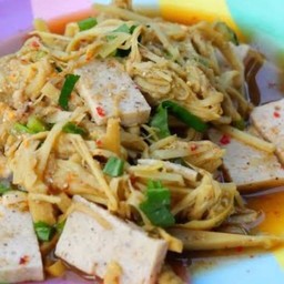 ซุปหน่อไม้หมูยอ