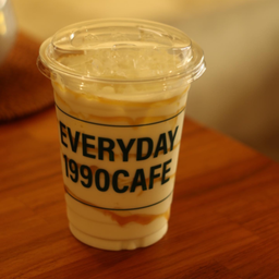 1990s VANILLA MILK (นมวานิลา)