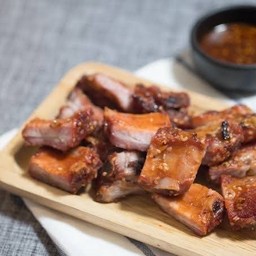 ซี่โครงย่าง(หมักซอส)