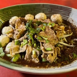 ก๋วยเตี๋ยวเรือเจ้วาสนาข้างเซเว่นท่ามะขาม