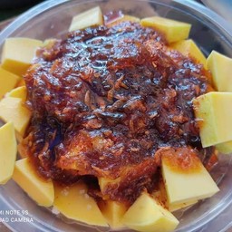 มะม่วง 3 รส ราดน้ำปลาหวาน ทรงเครื่อง