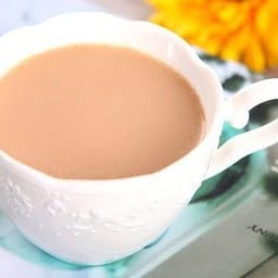 ชาซีลอนนมสด ร้อน