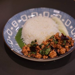 กระเพราหมูสับ