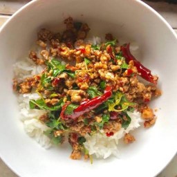 กระเพราไฟลุก ร่มเกล้า