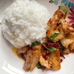 ข้าวกะเพราหมูสามชั้น (ไม่ใส่ชูรส)