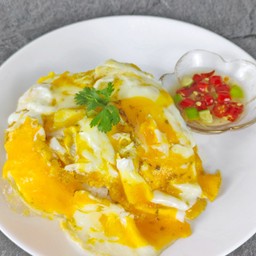 ข้าวหน้าไข่ยู่ยี่+พริกน้ำปลามะนาว