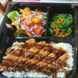 Set ข้าวไก่ทอดซอสทงคัตซิ