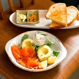 Gravlax Salmon&avocado set
