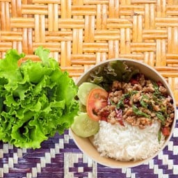 ผัดกระเพรา /ข้าวแกง ปทุมสายใน-ครัวฉัตรหลวง