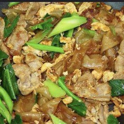 ผัดซีอิ้วหมู