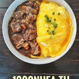 ขัาวแกงกะหรี่เนื้อตุ๋น Curry Rice with Braised beef (ไข่ข้นสั่งแยกค่ะ)