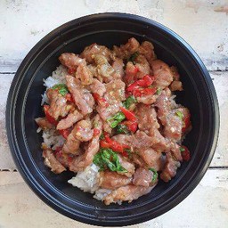 ข้าวกะเพราเนื้อหมัก