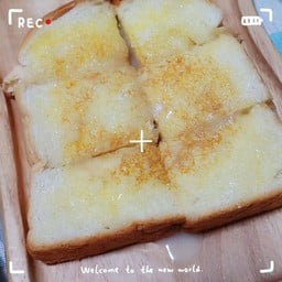 ปังปิ้งเนยนมน้ำตาล