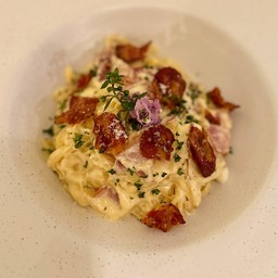 Spaghetti Carbonara - Creamy, Cheesy & Comforting