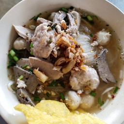 น้องมีตังค์เตี๋ยวต้มยำ สูตรนครปฐม สาขา2 เชียงราย