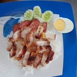 ข้าวหมูกรอบ