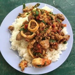 ครัวป้าจำปี ไม่อิ่มไม่ขาย
