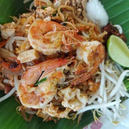 ผัดไทยแม่สมจิต