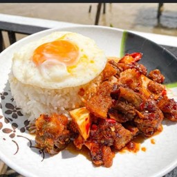 ผัดพริกเผาราดข้าว