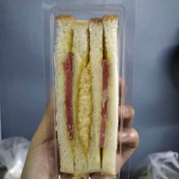 แซนวิชโบราณไก่หยอง+โบโลน่าไก่